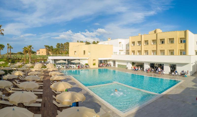 Mangia'S Himera Resort Campofelice Di Roccella Eksteriør billede