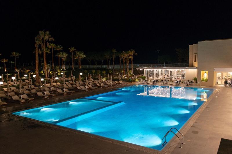 Mangia'S Himera Resort Campofelice Di Roccella Eksteriør billede