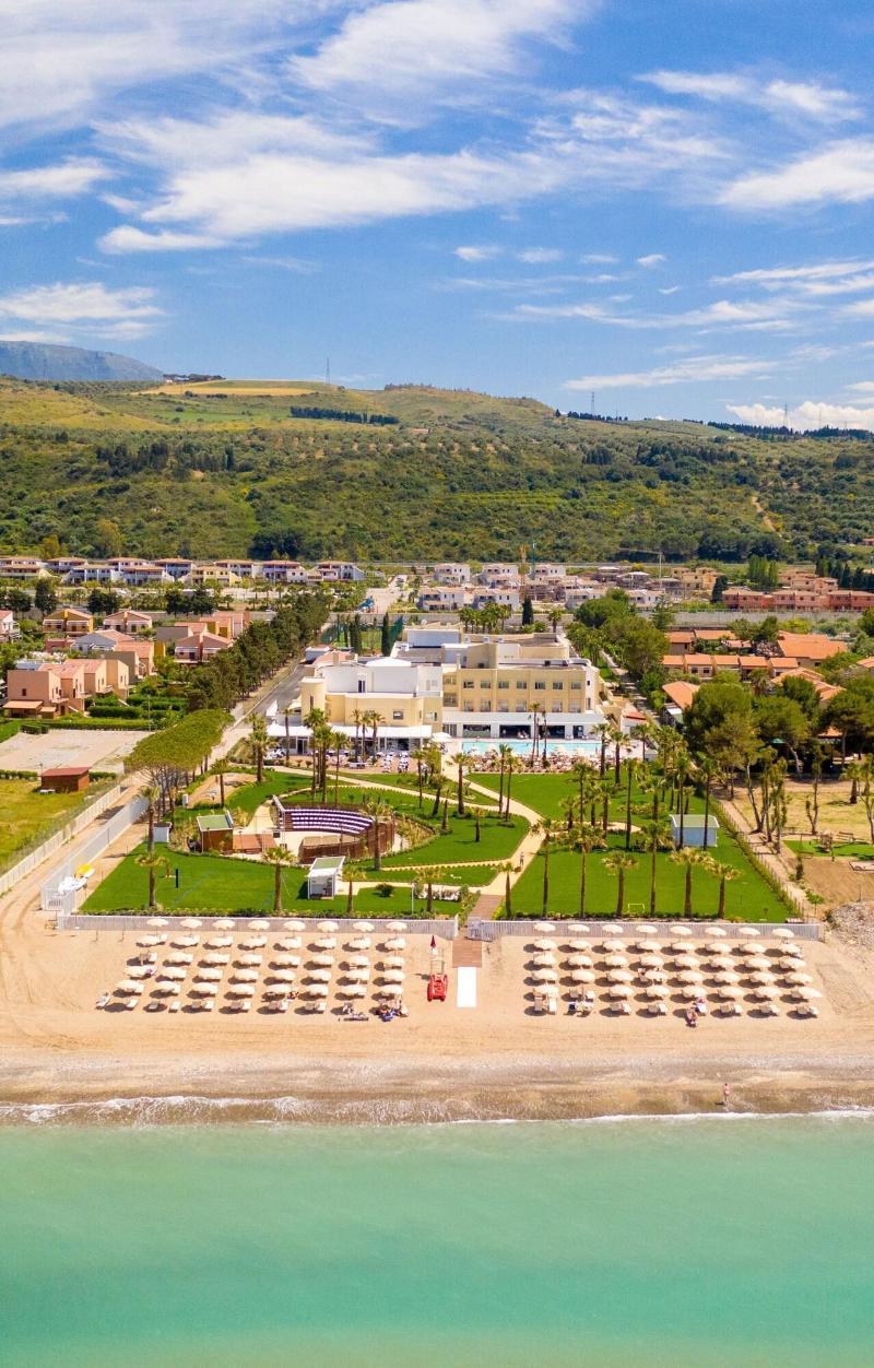 Mangia'S Himera Resort Campofelice Di Roccella Eksteriør billede