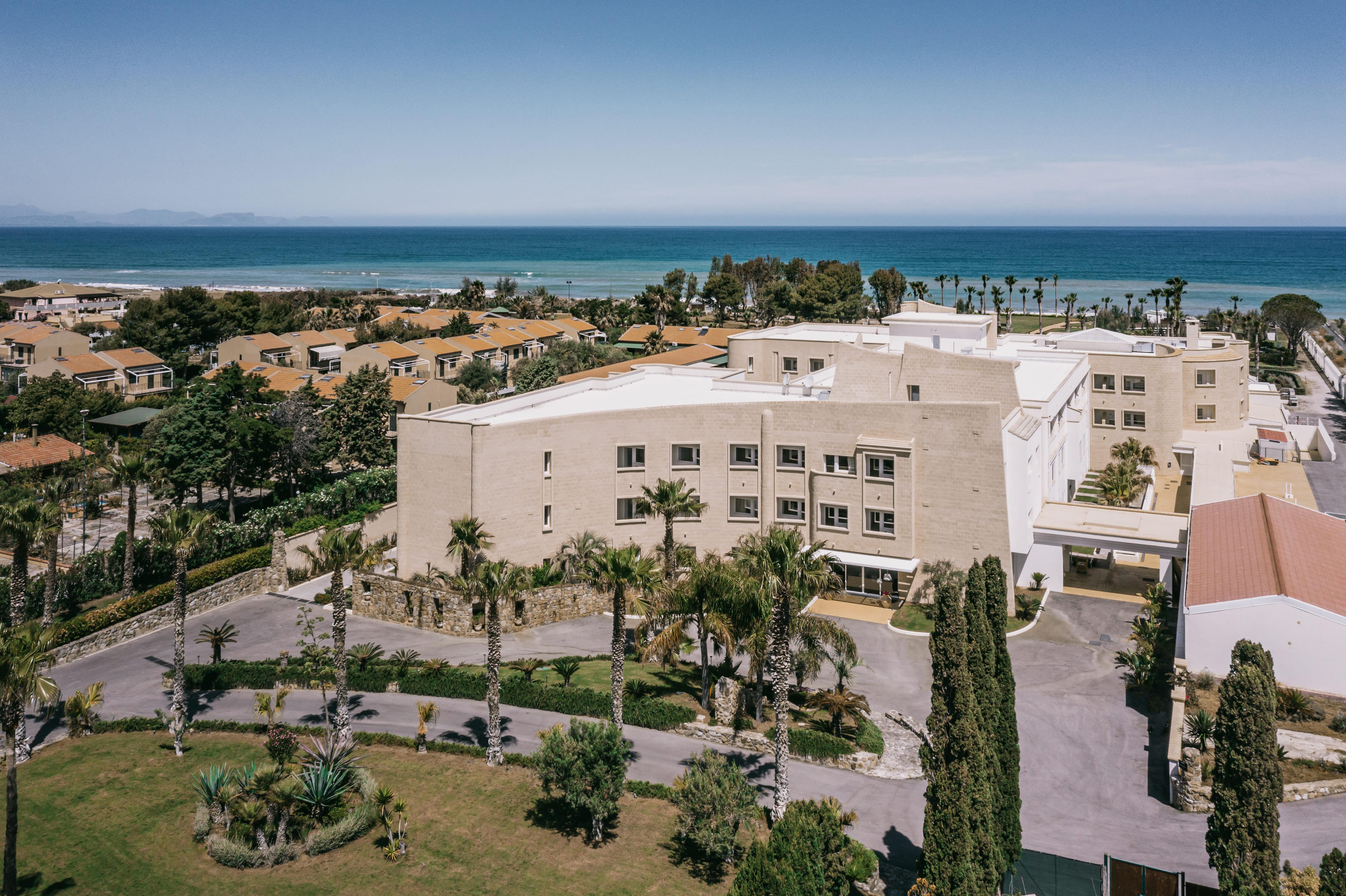 Mangia'S Himera Resort Campofelice Di Roccella Eksteriør billede