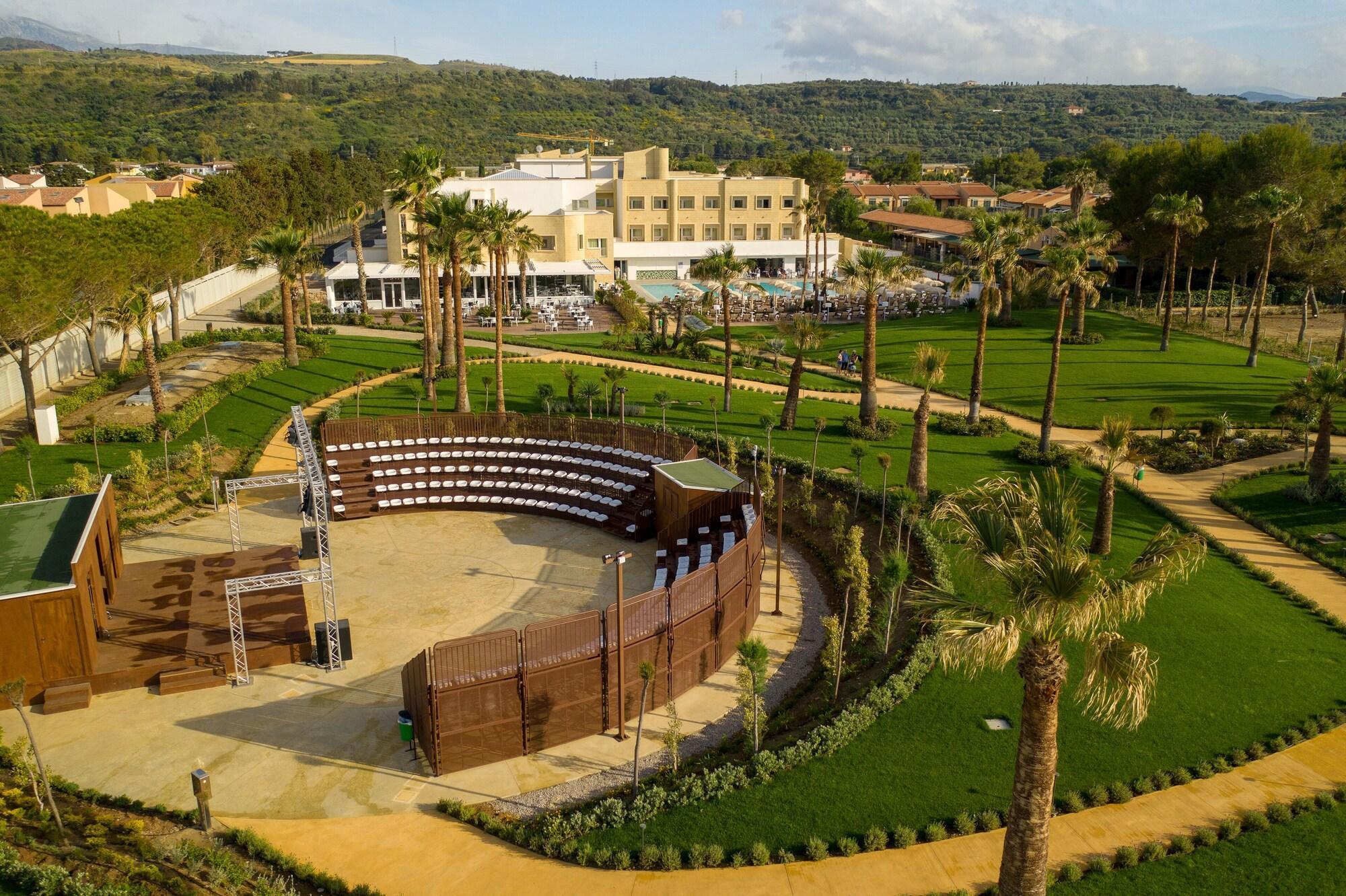 Mangia'S Himera Resort Campofelice Di Roccella Eksteriør billede
